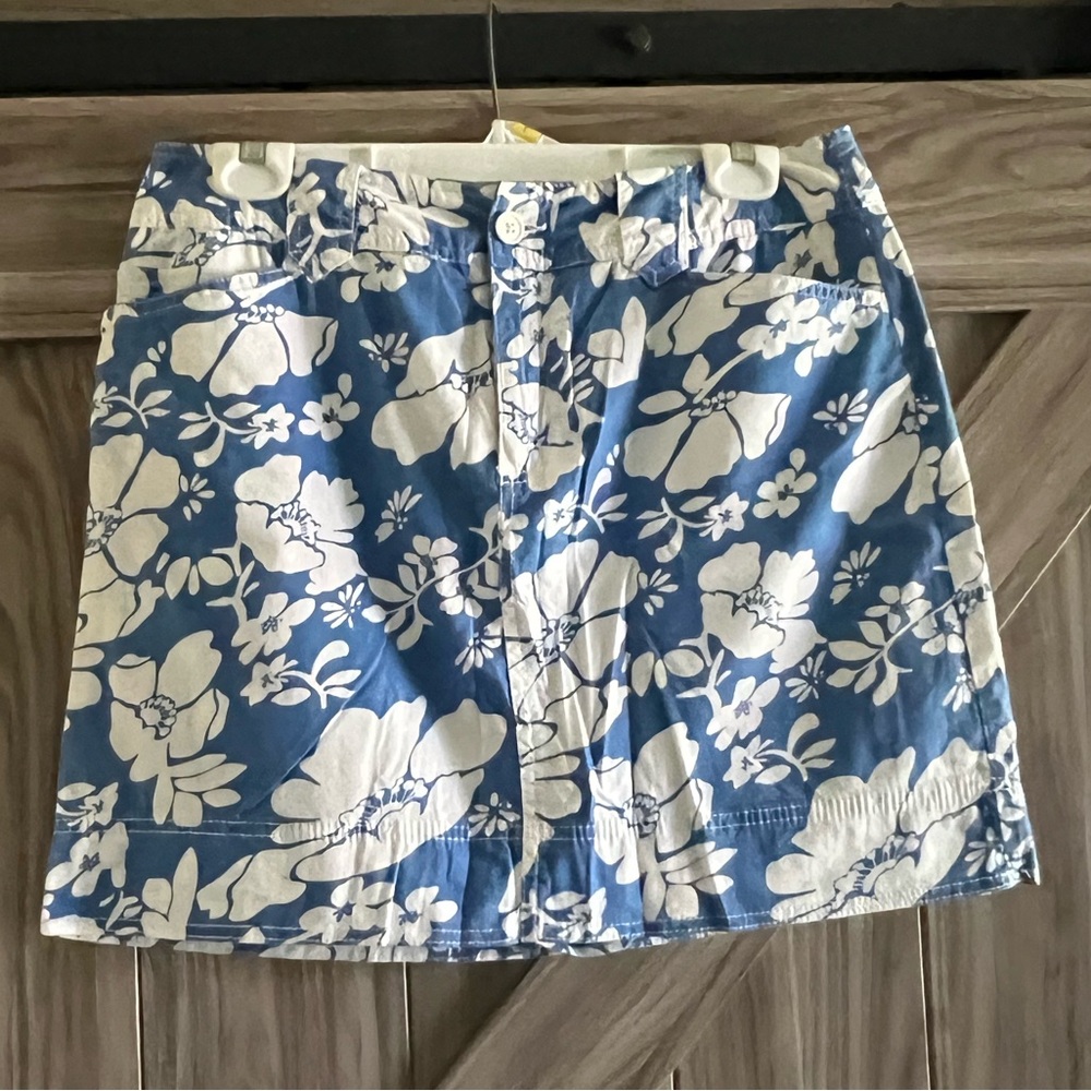 St. John's Bay Blue and White Floral Skort